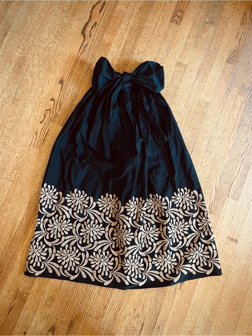 GIUSTINA Black Skirt with Floral Embroidery by LORETTA CAPONI